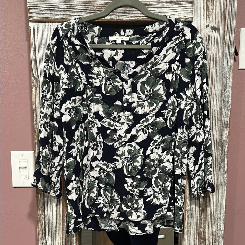 Fun 2 Fun Floral Blouse - Black and Green